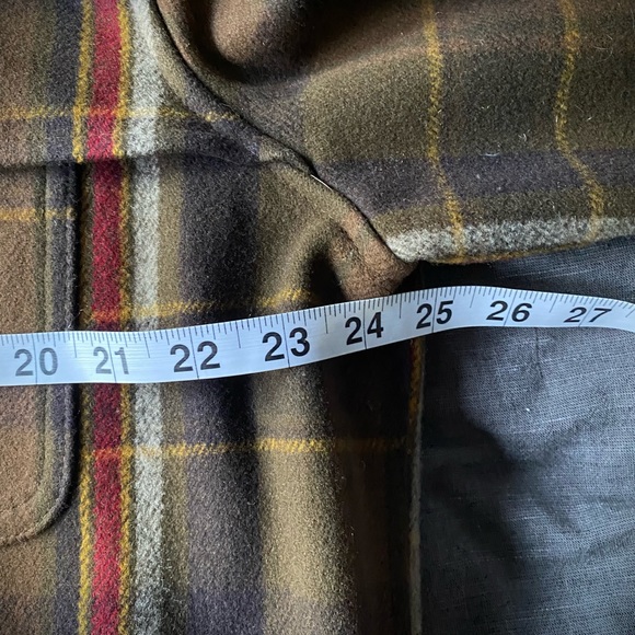 Pendleton Plaid Heavy Shirt with side pockets. - Picture 5 of 9